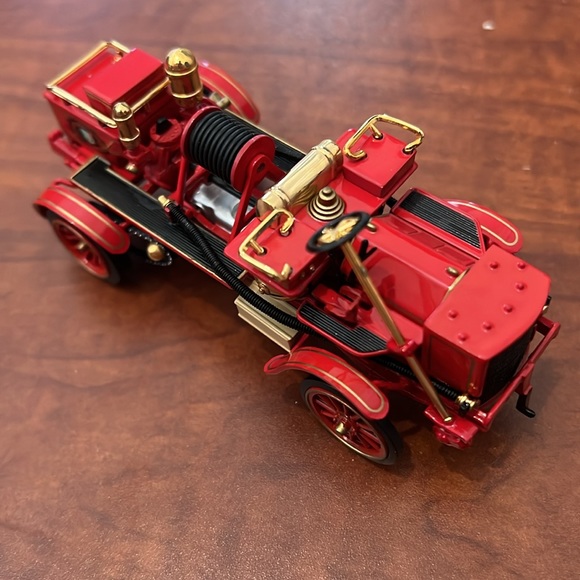 *NWT* Matchbox Fire Engine Series 1904 Merryweather Die Cast Model Car - Picture 7 of 12